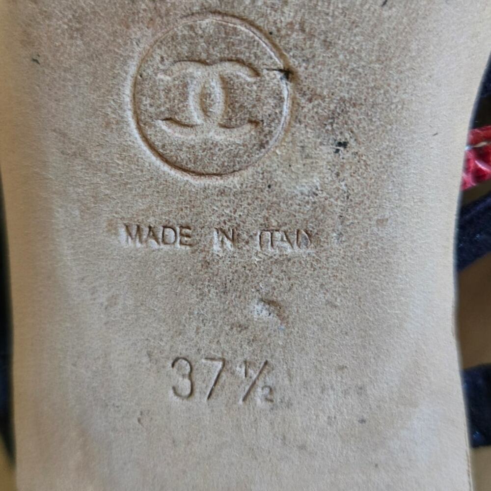 Chanel Interlocking CC Pearl Logo 2011 Dark Navy Blue Gladiator Sandals 37.5 - Picture 9 of 10